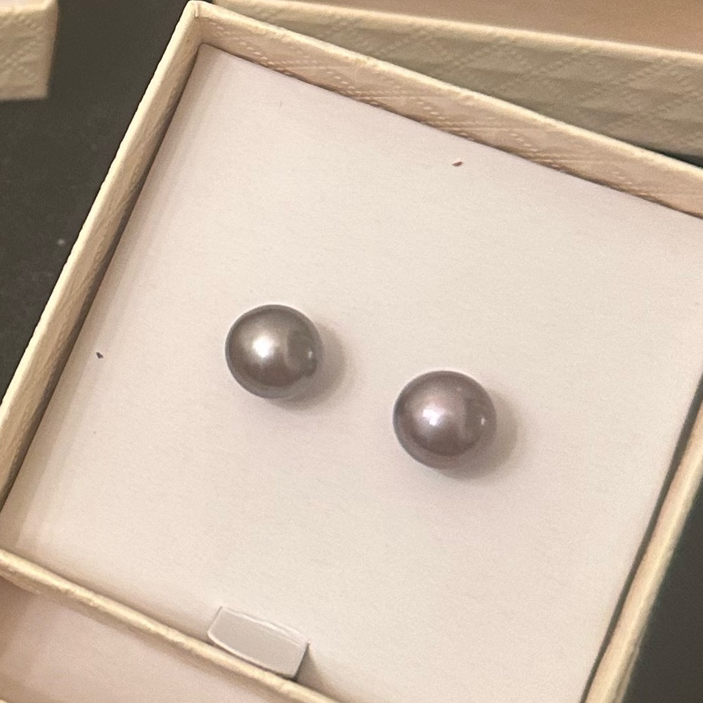 Honora gift box set of 5 pairs of cultured pearl pierced earrings. New. - Picture 2 of 9